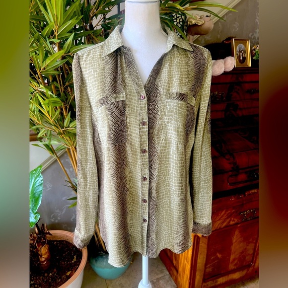 Valerie Stevens long sleeve lightweight blouse. Snake print excellent cond Small - Picture 2 of 12